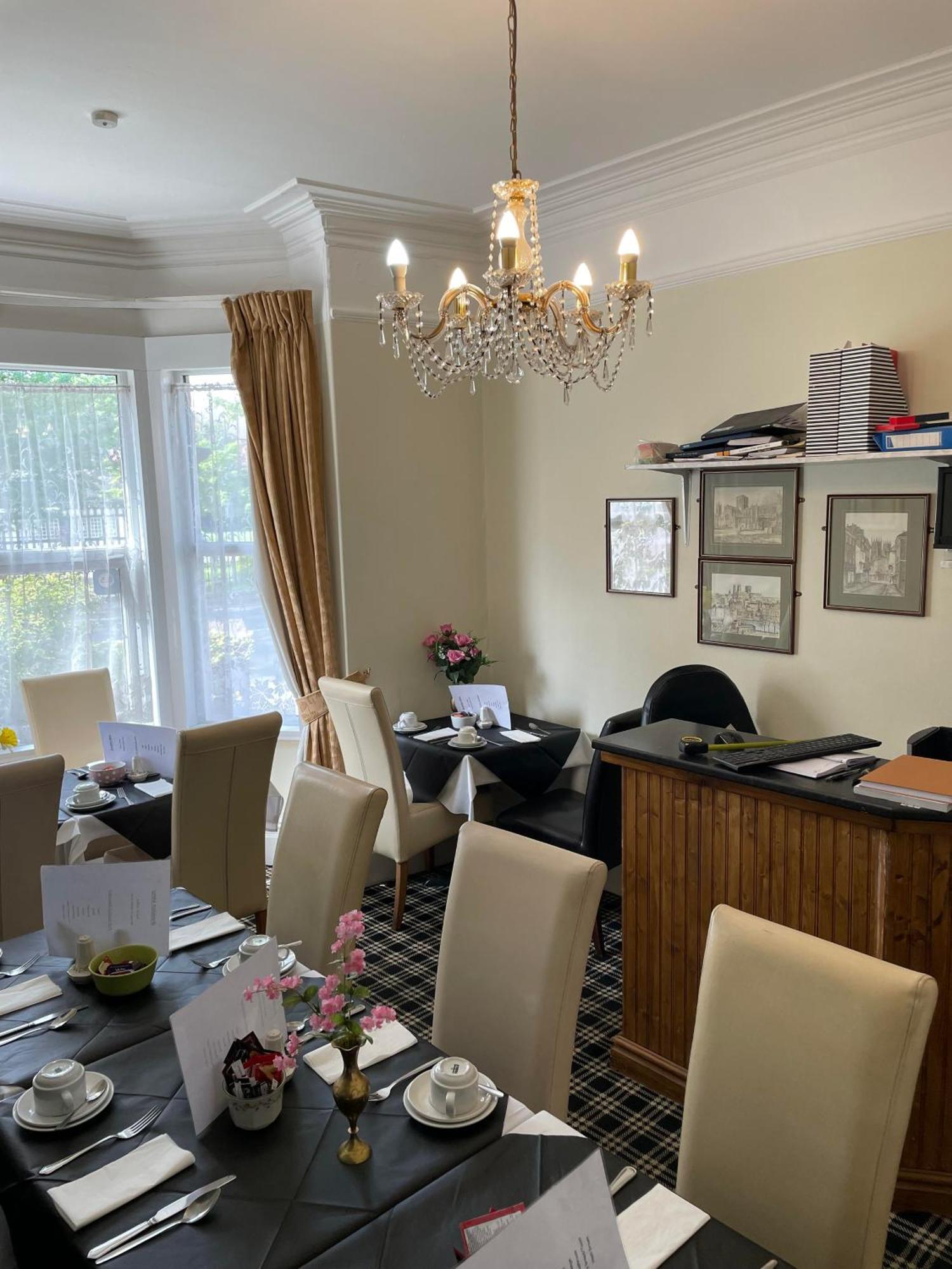 Burton Villa Guest House York Ngoại thất bức ảnh